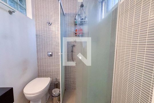 Banheiro de apartamento à venda com 1 quarto, 45m² em Cerqueira César, São Paulo
