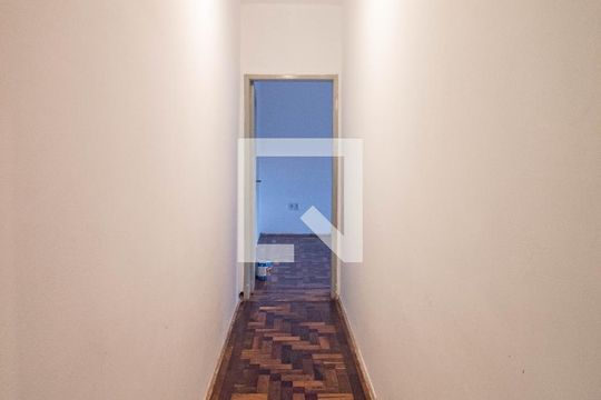 Corredor de apartamento à venda com 2 quartos, 71m² em Medianeira, Porto Alegre