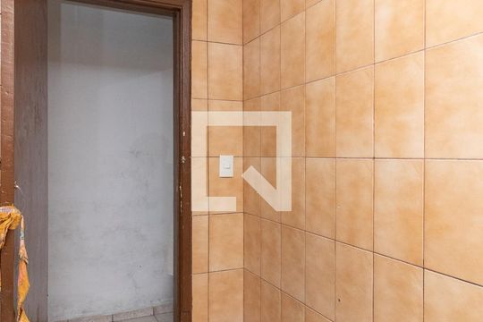 Banheiro da Casa 02 de casa à venda com 4 quartos, 300m² em Vila Paranagua, São Paulo