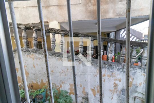 Vista da Suíte da Casa 02 de casa à venda com 4 quartos, 300m² em Vila Paranagua, São Paulo
