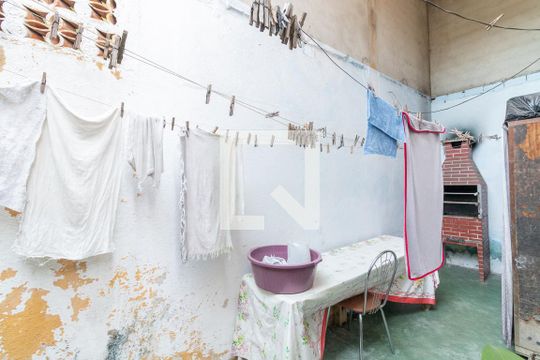 Churrasqueira da Casa 02 de casa à venda com 4 quartos, 300m² em Vila Paranagua, São Paulo
