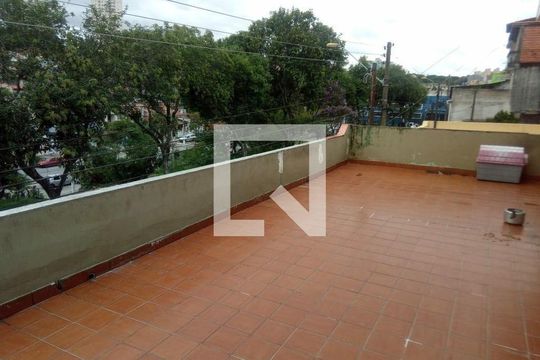 Casa à venda com 2 quartos, 250m² em Parque João Ramalho, Santo André