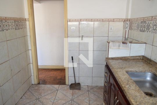 Cozinha e Área de Serviço de apartamento para alugar com 1 quarto, 70m² em Sé, São Paulo