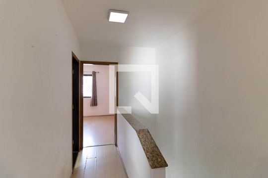 Corredor de casa para alugar com 2 quartos, 100m² em Vila Vermelha, São Paulo