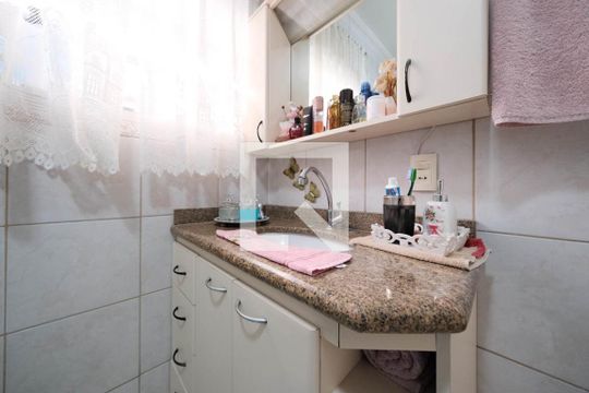 Banheiro de casa à venda com 3 quartos, 130m² em Jardim de Lorenzo, São Paulo