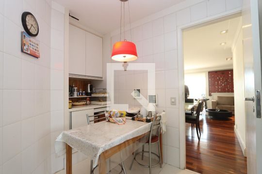 Cozinha de apartamento à venda com 3 quartos, 118m² em Vila Sonia, São Paulo