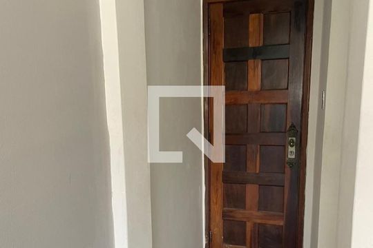 Entrada de apartamento à venda com 2 quartos, 75m² em Penha Circular, Rio de Janeiro