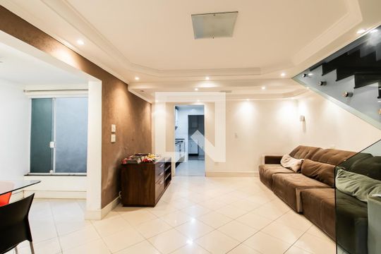 Sala de casa à venda com 3 quartos, 330m² em Vila Sao Francisco (zona Leste), São Paulo