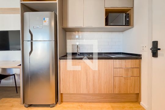 Cozinha de kitnet/studio à venda com 1 quarto, 22m² em Paraíso, São Paulo