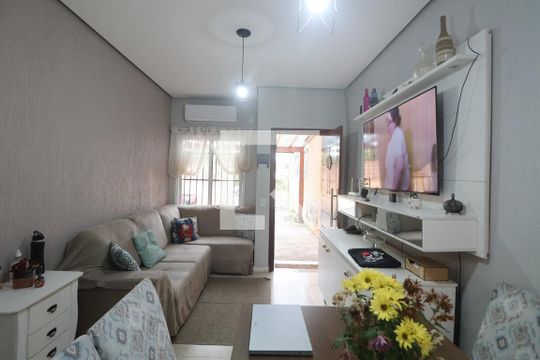 Casa à venda com 3 quartos, 73m² em Centro, Canoas