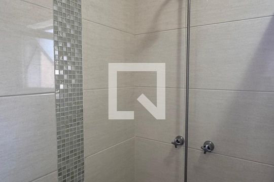 Banheiro de casa de condomínio à venda com 3 quartos, 132m² em Jardim Nova Europa, Campinas