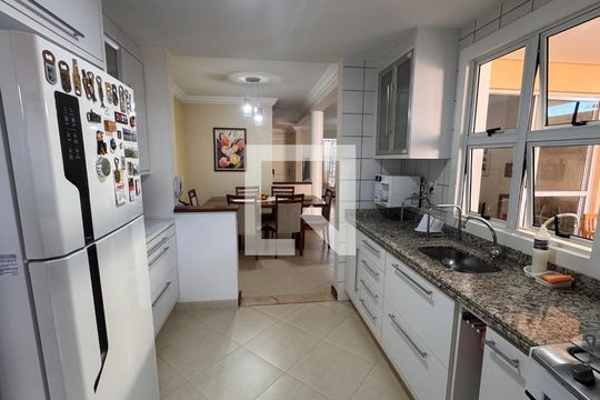 Cozinha de casa de condomínio à venda com 3 quartos, 132m² em Jardim Nova Europa, Campinas