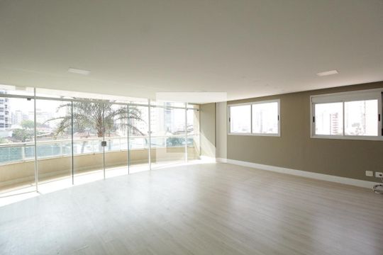 Apartamento para alugar com 3 quartos, 180m² em Osvaldo Rezende, Uberlândia