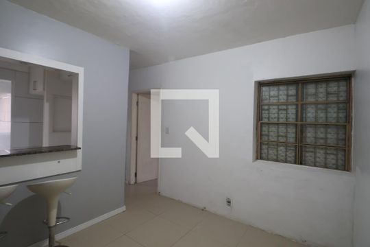 Sala de apartamento à venda com 2 quartos, 40m² em Guajuviras, Canoas