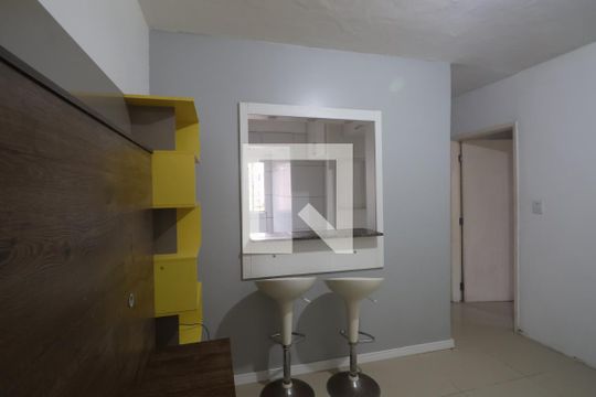 Sala de apartamento à venda com 2 quartos, 40m² em Guajuviras, Canoas