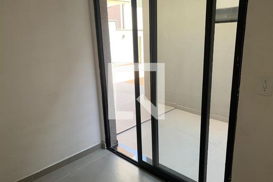 Escritório de casa de condomínio para alugar com 3 quartos, 380m² em Aruã, Mogi das Cruzes