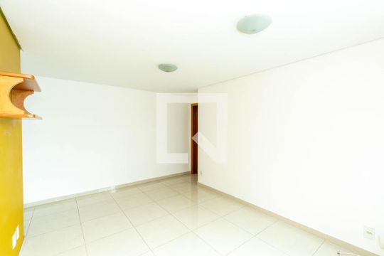 Sala de apartamento à venda com 3 quartos, 81m² em Carlos Prates, Belo Horizonte