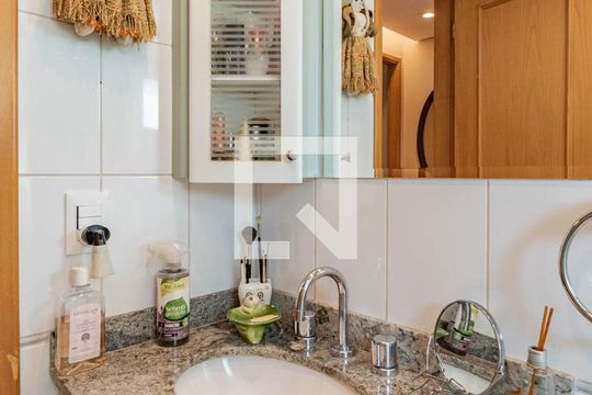 Banheiro Social de apartamento à venda com 3 quartos, 97m² em Bosque da Saúde, São Paulo