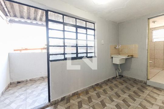 Área de Serviço de casa para alugar com 3 quartos, 100m² em Parque Guarani, São Paulo
