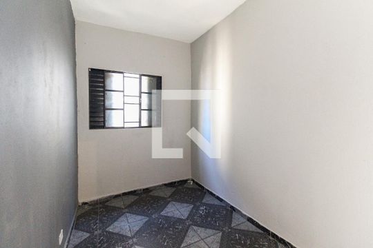 Quarto 2 de casa para alugar com 3 quartos, 100m² em Parque Guarani, São Paulo