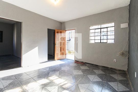 Casa para alugar com 3 quartos, 100m² em Parque Guarani, São Paulo