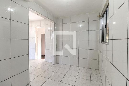 Copa de casa para alugar com 3 quartos, 100m² em Parque Guarani, São Paulo