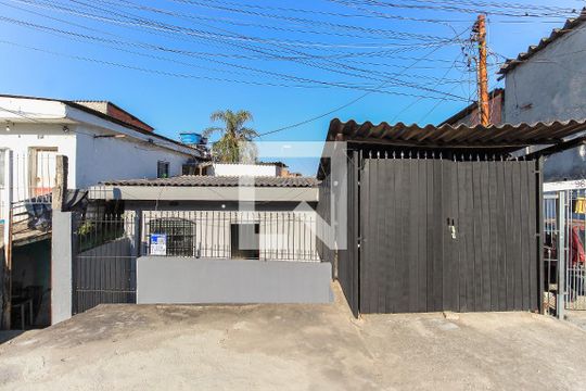 Fachada de casa para alugar com 3 quartos, 100m² em Parque Guarani, São Paulo