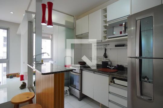 Cozinha de apartamento para alugar com 2 quartos, 50m² em Jardim Itu, Porto Alegre