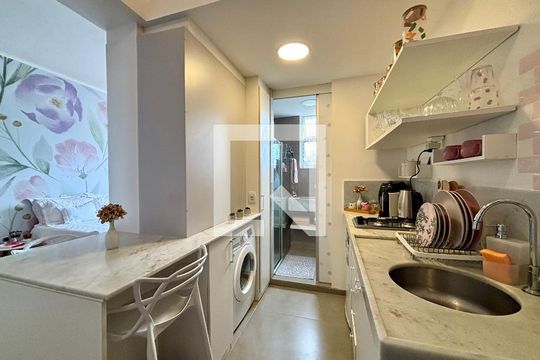 Cozinha de apartamento para alugar com 1 quarto, 27m² em Jardim Botânico, Rio de Janeiro
