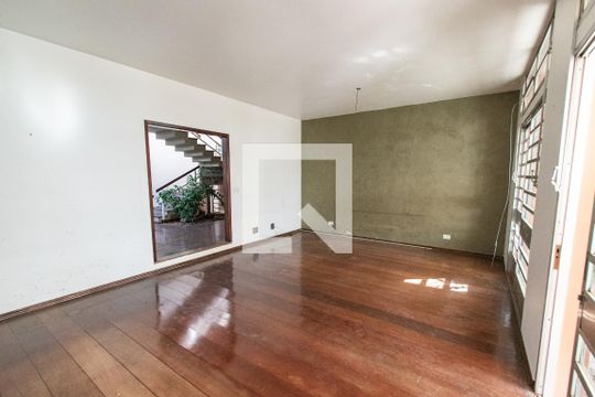 Sala de casa à venda com 4 quartos, 206m² em Bosque da Saúde, São Paulo