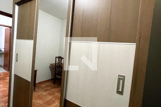 Quarto 3 de apartamento para alugar com 3 quartos, 82m² em Parque Anhanguera, Ribeirão Preto