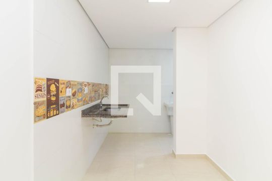 Cozinha de apartamento à venda com 2 quartos, 47m² em Vila Carmosina, São Paulo