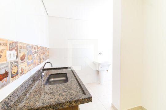 Cozinha de apartamento à venda com 2 quartos, 47m² em Vila Carmosina, São Paulo