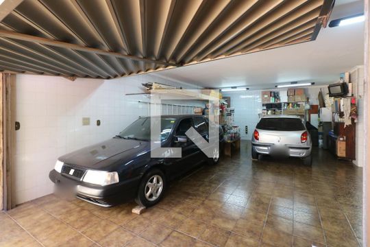 Garagem de casa à venda com 2 quartos, 164m² em Barcelona, São Caetano do Sul