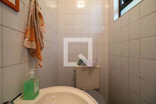 Banheiro de Serviço 2 de casa à venda com 2 quartos, 164m² em Barcelona, São Caetano do Sul