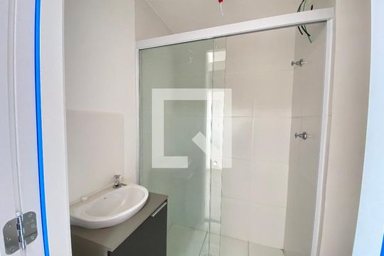 Banheiro de kitnet/studio para alugar com 1 quarto, 16m² em Mooca, São Paulo