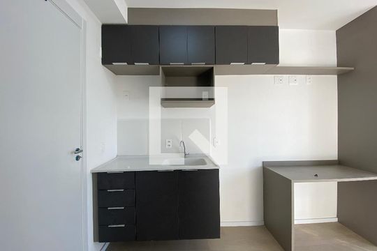 Cozinha de kitnet/studio para alugar com 1 quarto, 16m² em Mooca, São Paulo