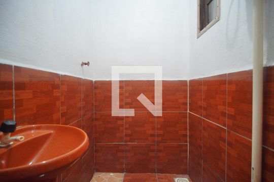 Banheiro de casa para alugar com 1 quarto, 48m² em Vicentina, São Leopoldo
