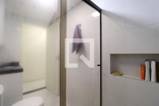 Banheiro de apartamento à venda com 2 quartos, 67m² em Lapa, São Paulo
