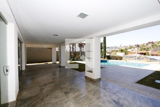Área externa de casa à venda com 5 quartos, 540m² em São Bento, Belo Horizonte