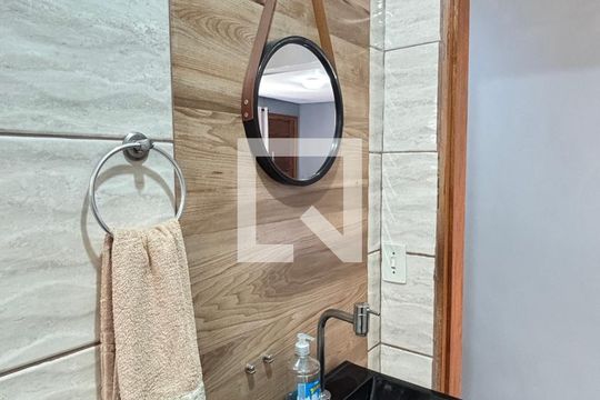 Lavabo de casa à venda com 2 quartos, 178m² em Condomínio Maracanã, Santo André