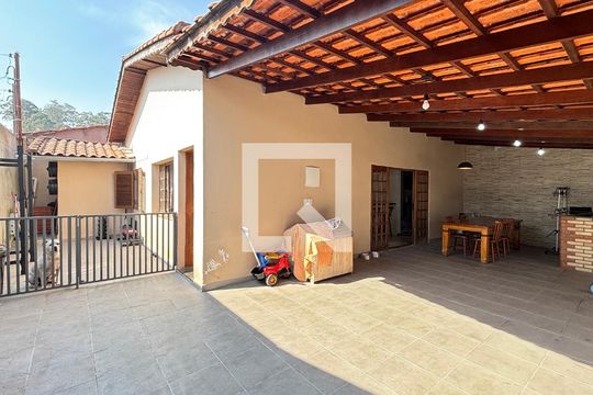 Quintal - Garagem de casa à venda com 2 quartos, 178m² em Condomínio Maracanã, Santo André