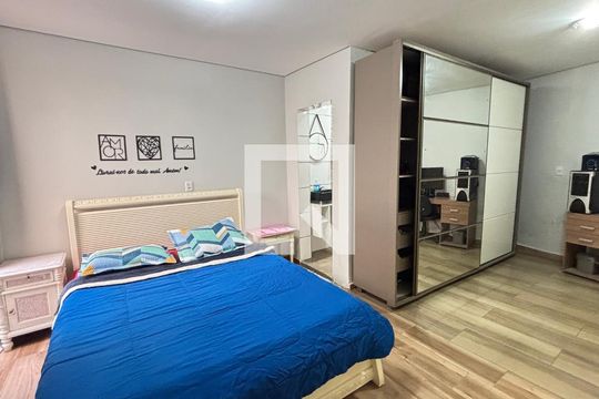 Suite 1 de casa à venda com 2 quartos, 178m² em Condomínio Maracanã, Santo André