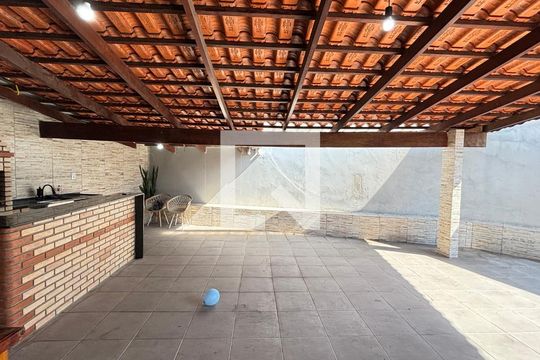 Quintal - Garagem de casa à venda com 2 quartos, 178m² em Condomínio Maracanã, Santo André