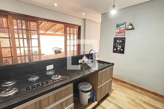Cozinha de casa à venda com 2 quartos, 178m² em Condomínio Maracanã, Santo André