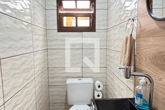Lavabo de casa à venda com 2 quartos, 178m² em Condomínio Maracanã, Santo André