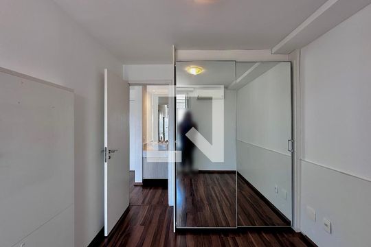 Quarto de apartamento à venda com 1 quarto, 48m² em Brooklin, São Paulo