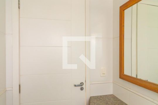 Banheiro Social de apartamento para alugar com 2 quartos, 81m² em Centro, Canoas