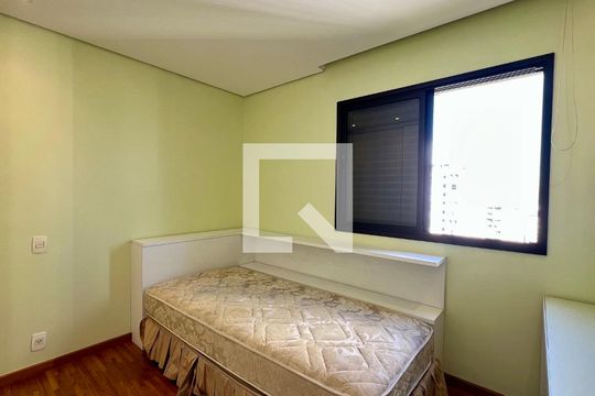 Quarto de apartamento para alugar com 2 quartos, 115m² em Cerqueira César, São Paulo
