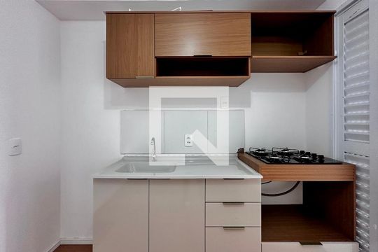 Sala/Cozinha de apartamento para alugar com 2 quartos, 30m² em Vila das Belezas, São Paulo